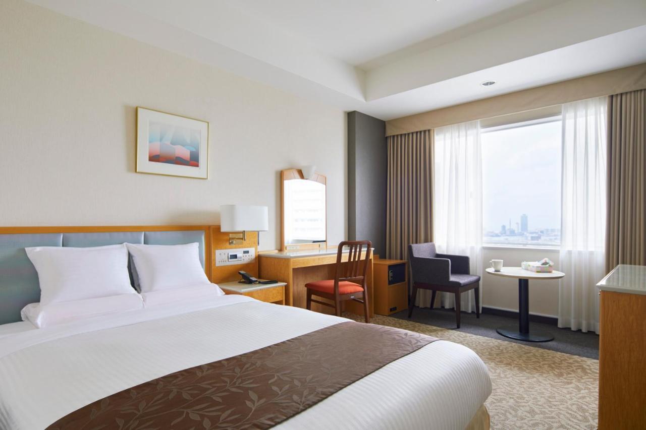Art Hotel Osaka Bay Tower Exterior photo